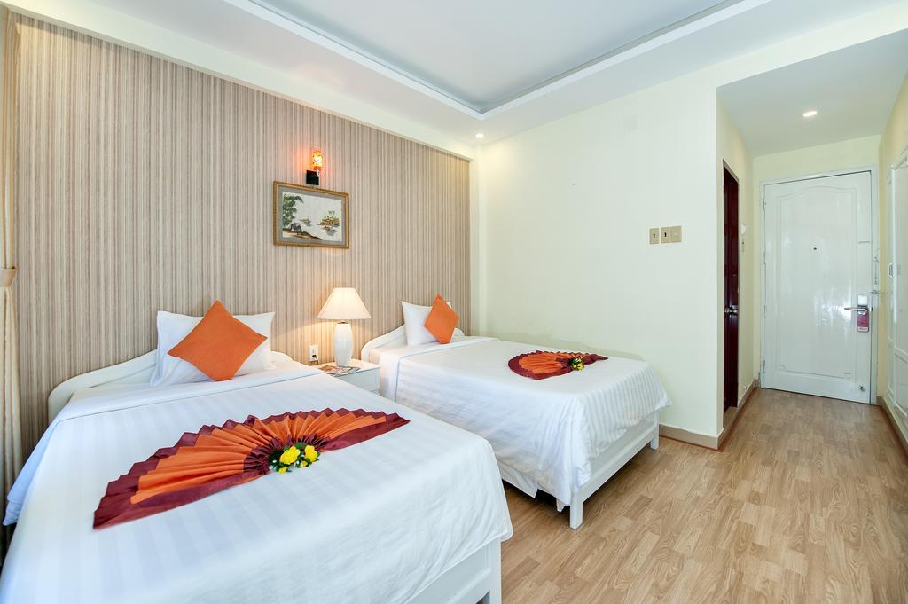 Deluxe Double or Twin Room with Pool View